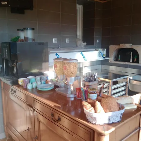 Et Table D'hotes Au Coin De La Cite Bed and Breakfast *